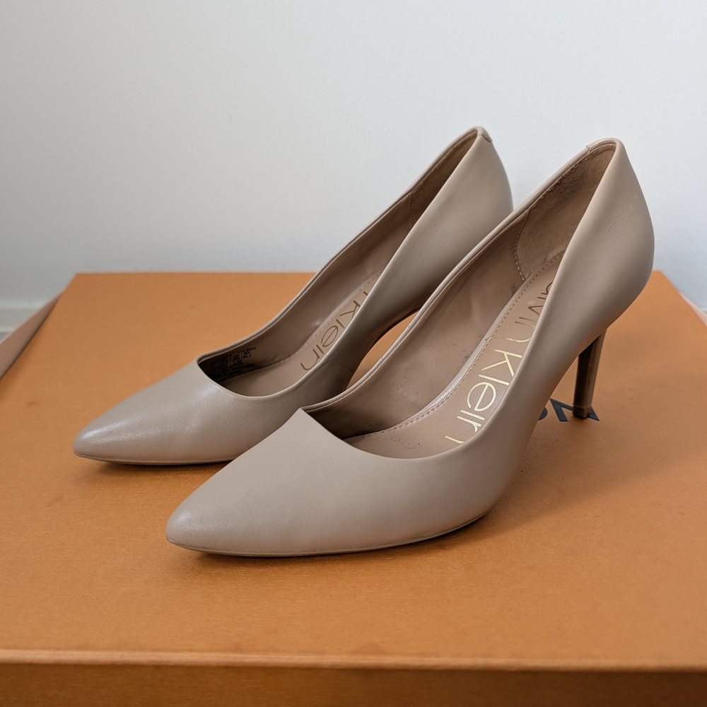 Calvin Klein Women's Tan Pumps. Nude. EU 38. US 7.5